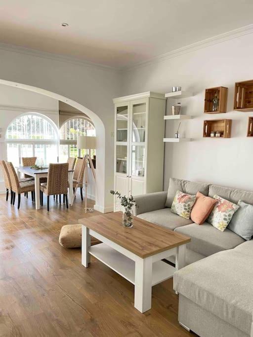 Bungalow Para 6 Pax A 7 Minutos De Playa Albir 拉尔法斯德尔皮 外观 照片