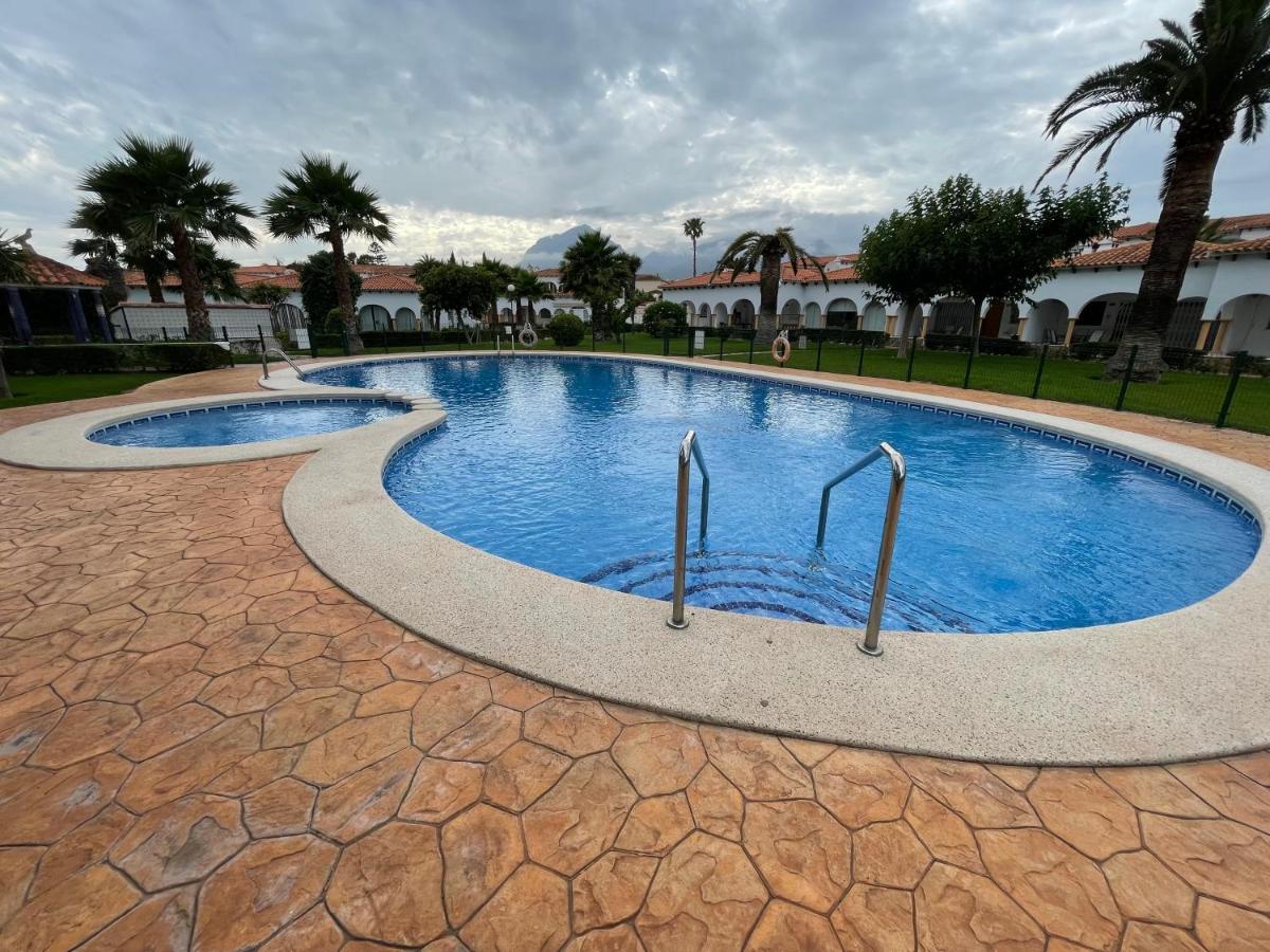 Bungalow Para 6 Pax A 7 Minutos De Playa Albir 拉尔法斯德尔皮 外观 照片